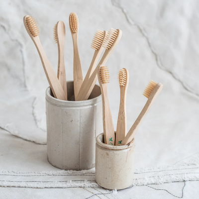 18*2.5 Cm Bamboo Toothbrushes Good For Oral Environment For All Kinds Of People